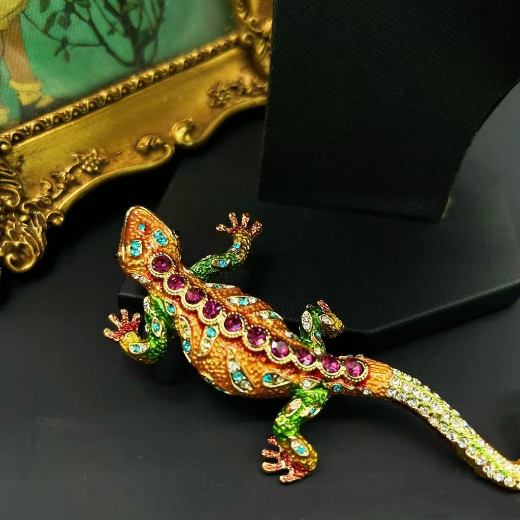 SKEDS Classic Women Men Vintage Crystal Lizard Badges Brooch Fashion Baroque Boutique Shining Pin For Ladies's Clothing Coat