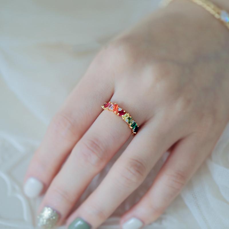 Bagues de la série pierres précieuses arc-en-ciel incrustées design original pour femmes réglables luxe léger élégantes fiançailles haute joaillerie