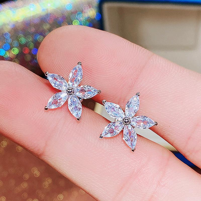 

Colored Star Stud Earrings, Sweet Flower Pentagram Ladies Earrings, Vitality Girl Student Earrings