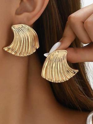 Titanium Steel Pleated Geometric Earrings, Irregular Round, Square, And Heart-shaped Stud Earrings, Vintage .