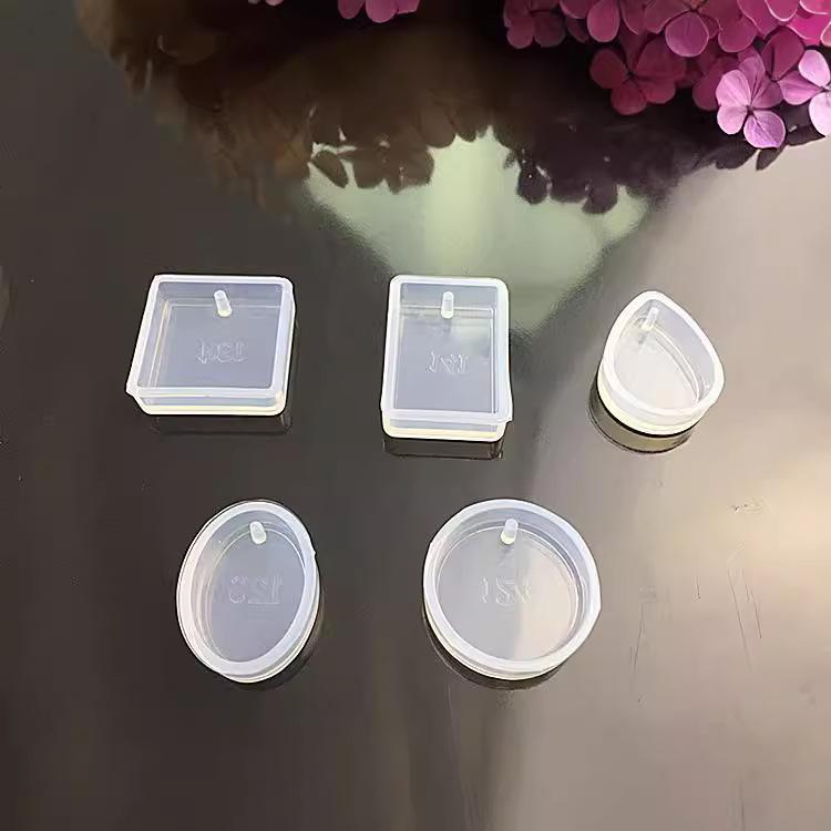 Square Crystal Epoxy Pendant Silicone Mold with Mirror Surface