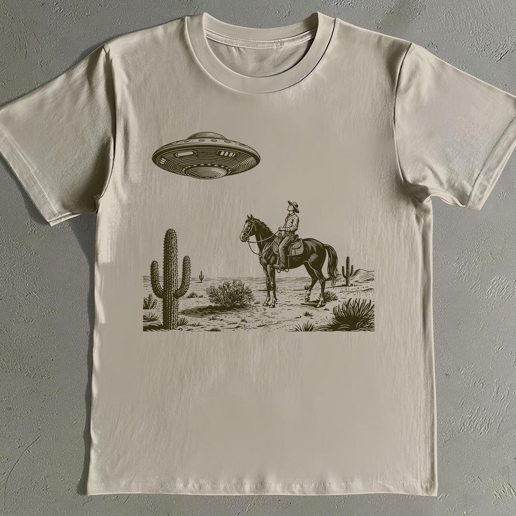 Vintage UFO Cowboy T-shirt: Träsnitt Västerländsk Utomjording Grafisk T-shirt