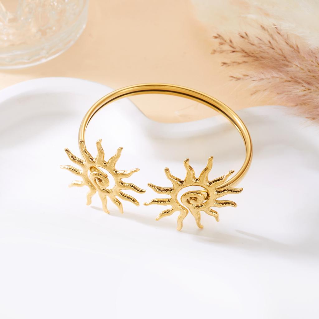 Light Luxury Stainless Steel Sunflower Open Bangle for Women Delicate Stackable Seaside Vacation Party Jewelry Accessories