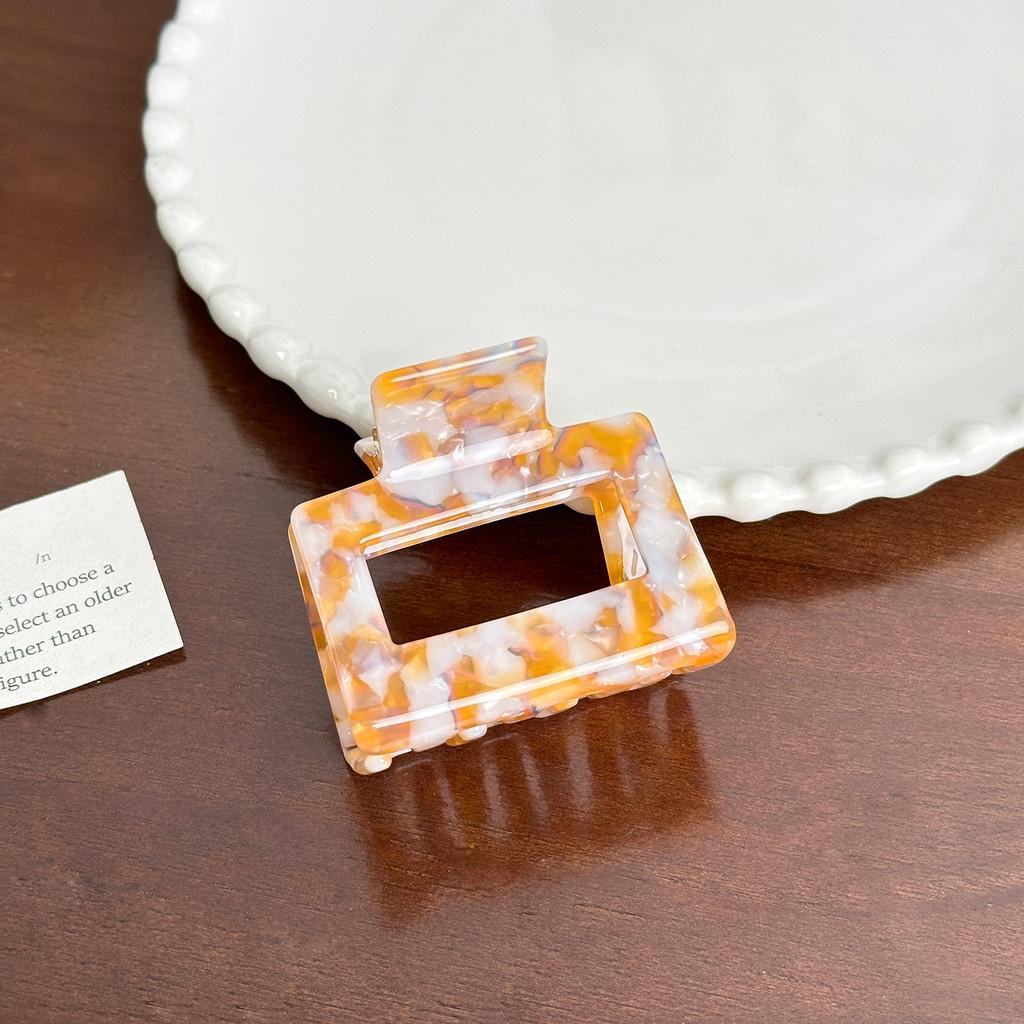 Chic Acetate Hair Claw Clips For Women In Unique Geometric Designs And Colors