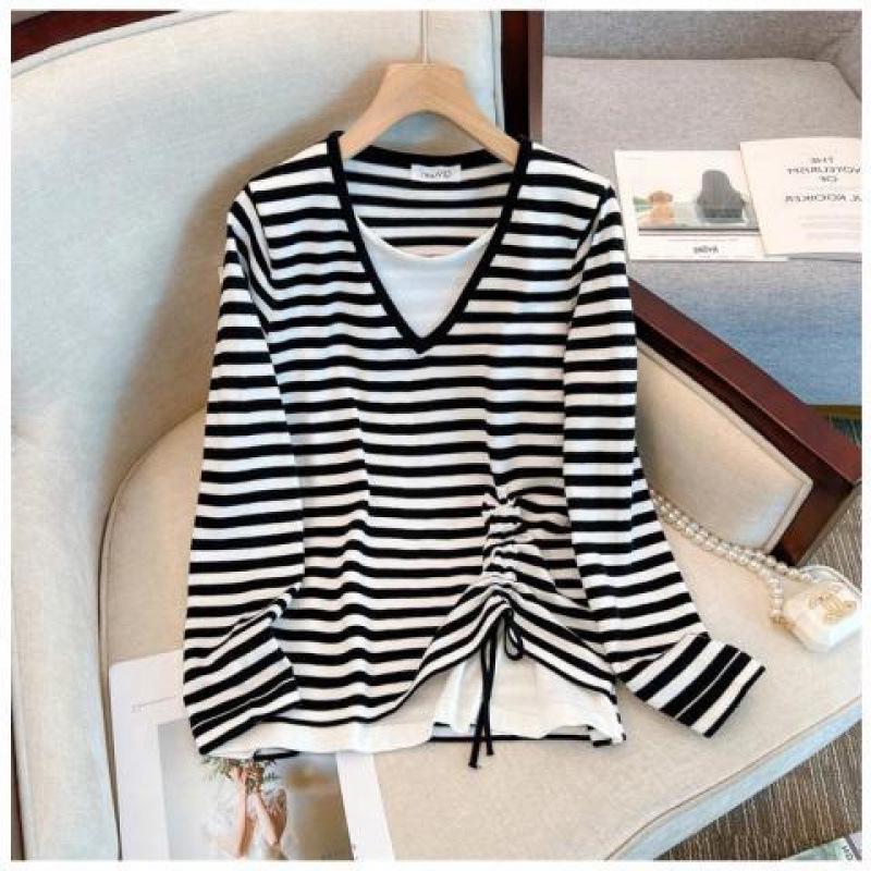 "Women's Plus Size Loose Fit Layered Splicing Long-Sleeve T-Shirt for Spring and Autumn"