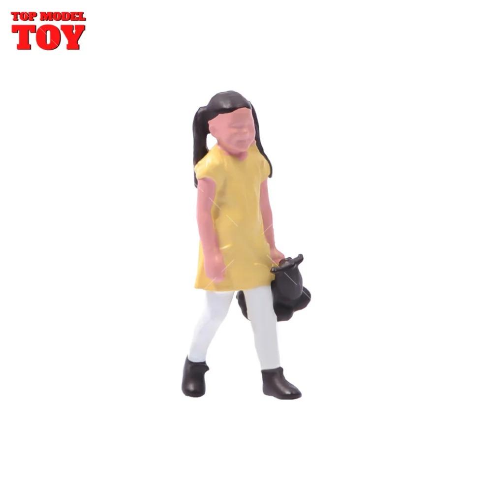 Painted Miniatures 1/64 Scale Beauty Handsome Boy Policeman Girls Male Female Scene Figure Model For Car Vehicles Decorate