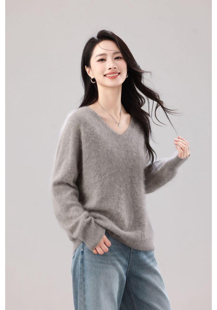 Women's 26-Year Brush V-Neck Sweater: 5% Cashmere, 5% Silk, 90% Australian Wool - Seamless and Versatile