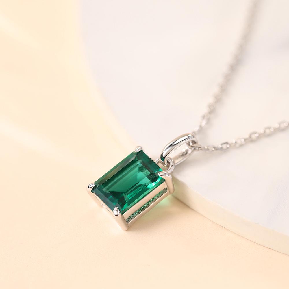 Elegant Emerald/Moissanite Pendant Necklace: Luxurious Pure Silver Clavicle Chain for Women