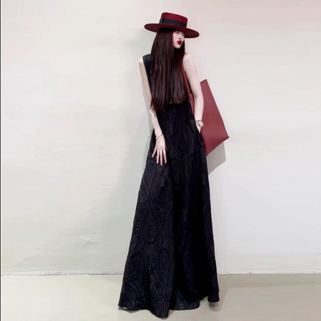 Women's V Neck Sleeveless Maxi Dress Thin Lace Fabric Retro Literary Vacation Style Loose Fit Plus Size Slim Hide Flattering Casual Long Dress