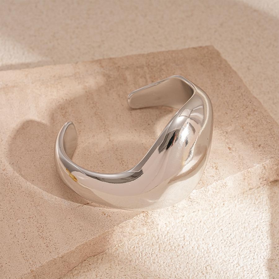 European and American metal-sensitive smooth surface geometric irregular opening bracelet personalized simple niche jewelry 