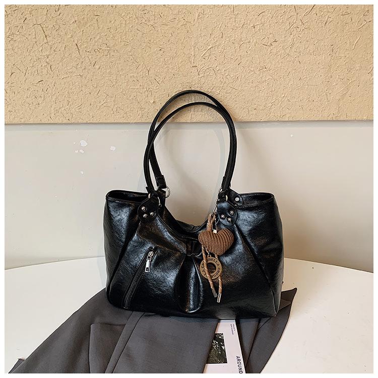 Tote Bag - Large Capacity Commuter Woman's Bag - Chic Single Shoulder Bag