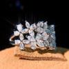 Trendy neuer blattförmiger Ring für Frauen 18 Karat Gold mit eingelegtem echten Diamanten Antrags- und Verlobungsschmuck