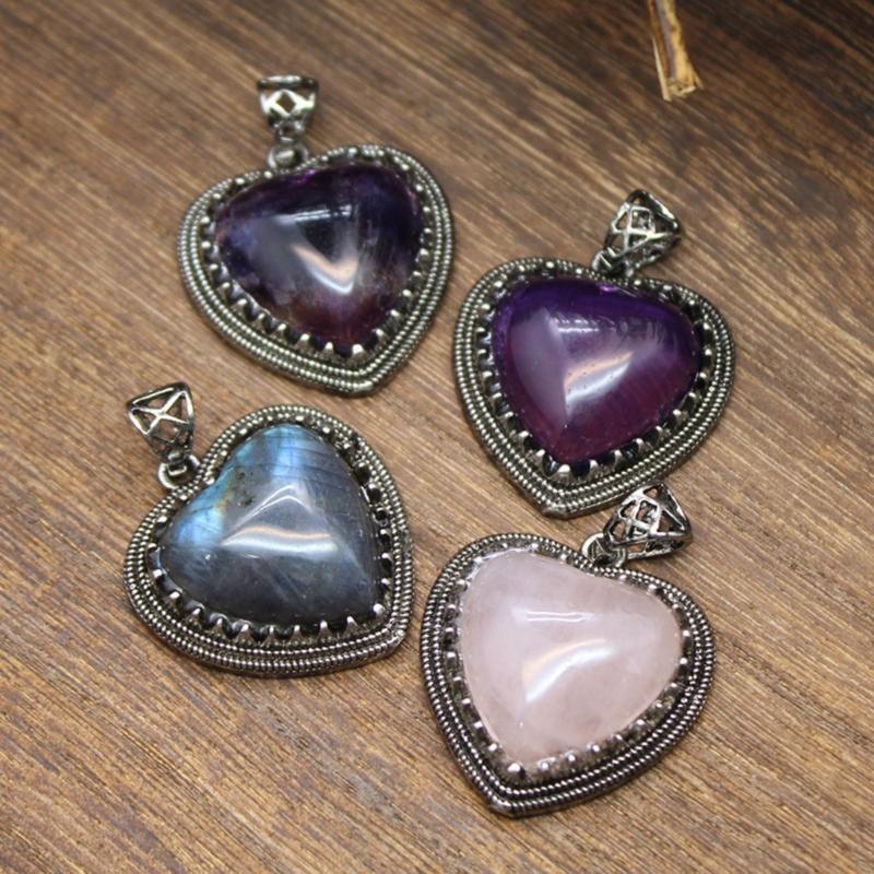 Vintage Styles Labradorite Pendant Necklace Featuring Elegant Amethyst Gemstones for Women Seek Unique Fashion