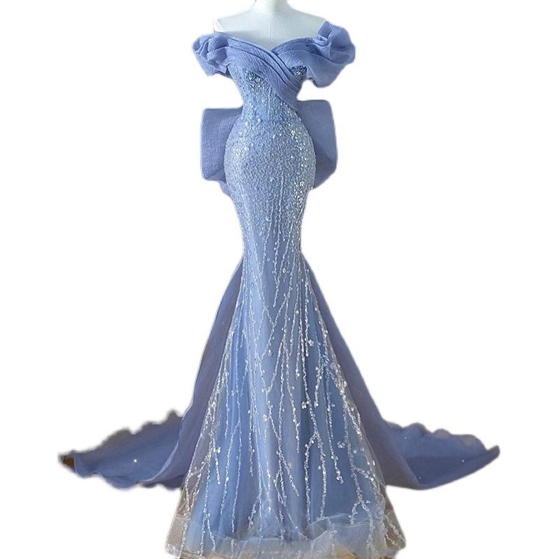 Abito ospite blu nebbia gonna a sirena con perline per industria pesante lusso leggero alta moda abbigliamento da brindisi riunione annuale modello per il collo passerella
