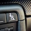2 Stück Road Head Auto Vinyl Aufkleber für leere Autoknöpfe Lustige Auto Zubehör Aufkleber für Männer Getränkehalter 5