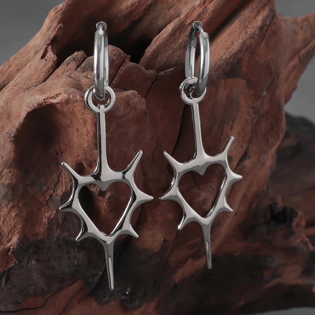 Trendy Niche Hollow Out Thorn Peach Heart Earrings, Couple Style Male And Female Ear Clasps, Personalized Sweet And Cool Style Earrings