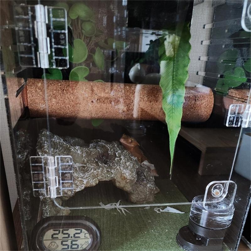 Transparent Reptiles Water Feeder With Automatic Water Refilling Space Efficient Design Technology