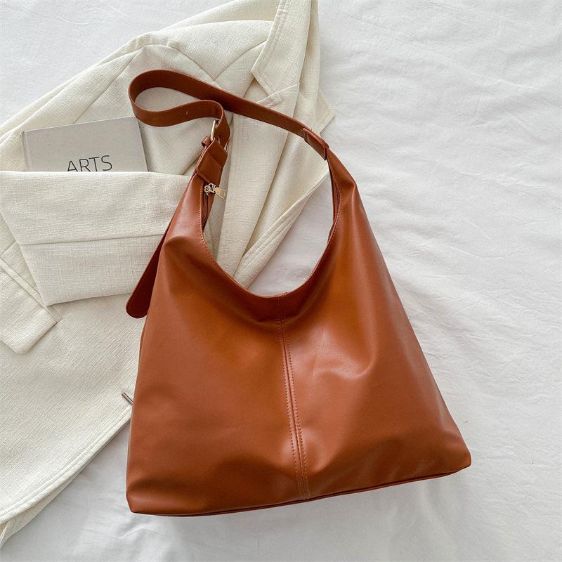 

Простая текстура однотонная ретро универсальная ins сумка через плечо женская 2025 новая сумка под мышкой сумка-тоут тренд коричневый