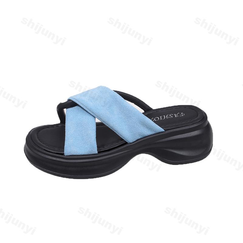 Fashion Beach Casual Slippers 2025 Summer New Fashion Women's Thick Bottom Korean Version Simple Versatile Comfortable Soft sole Sandals