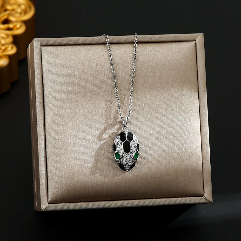 Women's Silver Titanium Steel Necklace with Micro-Inlaid Zircon - Elegant, Durable Clavicle Chain Jewelry