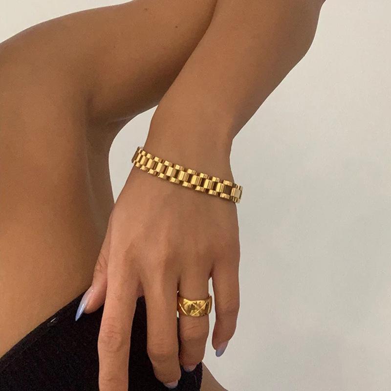 Classical Elegant Knot Decorative Bracelets Suitable For Women To Wear Fashionable Zircon For Summer Travel