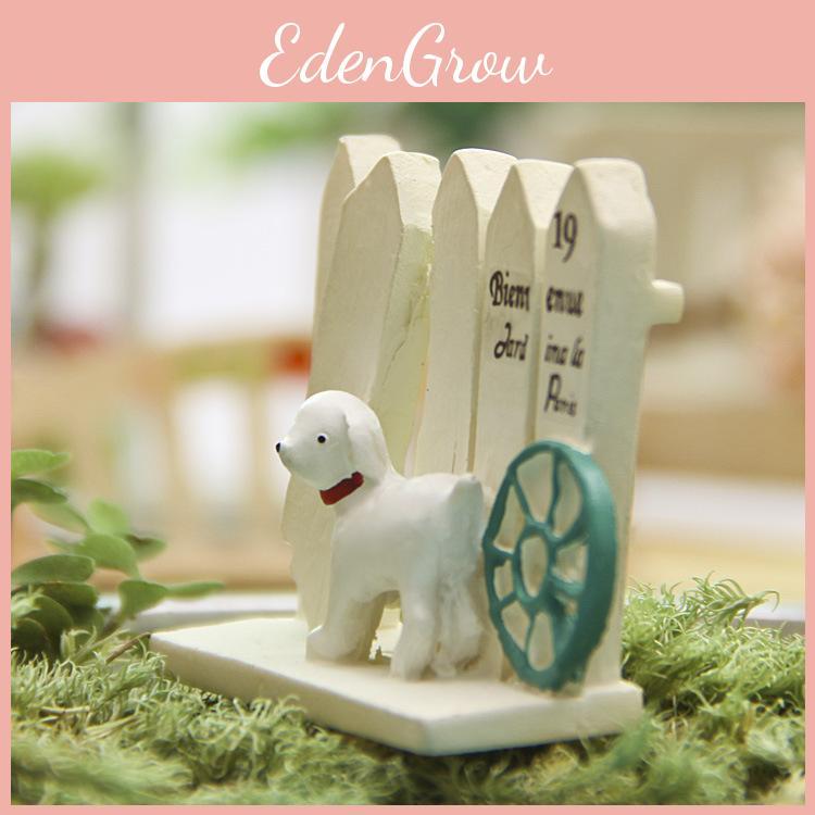 Fence Garden Dog Resin Figurine For Home Decor And Business Gift Promotions