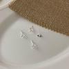 Su Chuang S925 Sterling Silver Ginkgo Leaf Stud Earrings - High-End Niche Design for Girls, Comfortable and Elegant Ear Piercing Care.