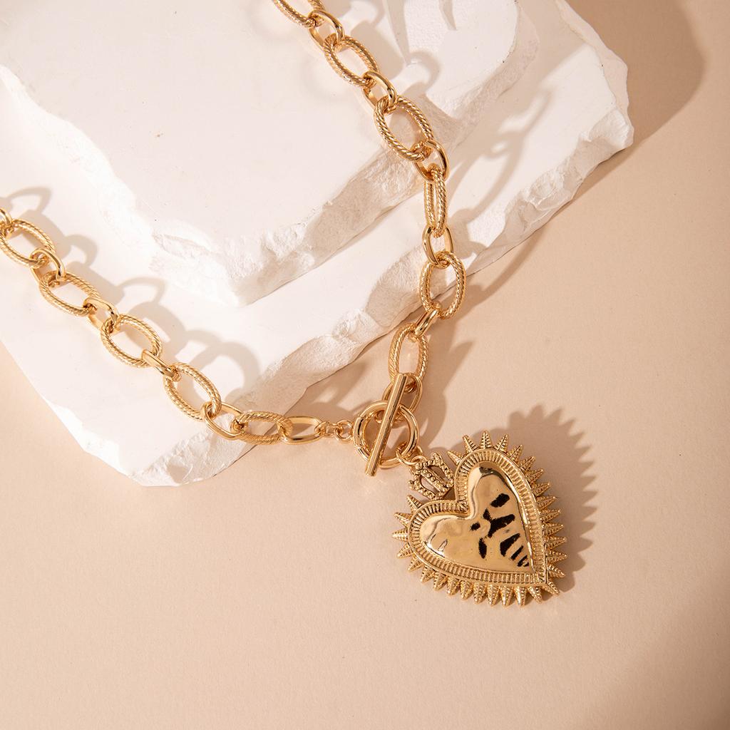 Stylish Retro Personalized Iron Gold Necklace, Simple Love Sunflower Alloy Pendant Accessories