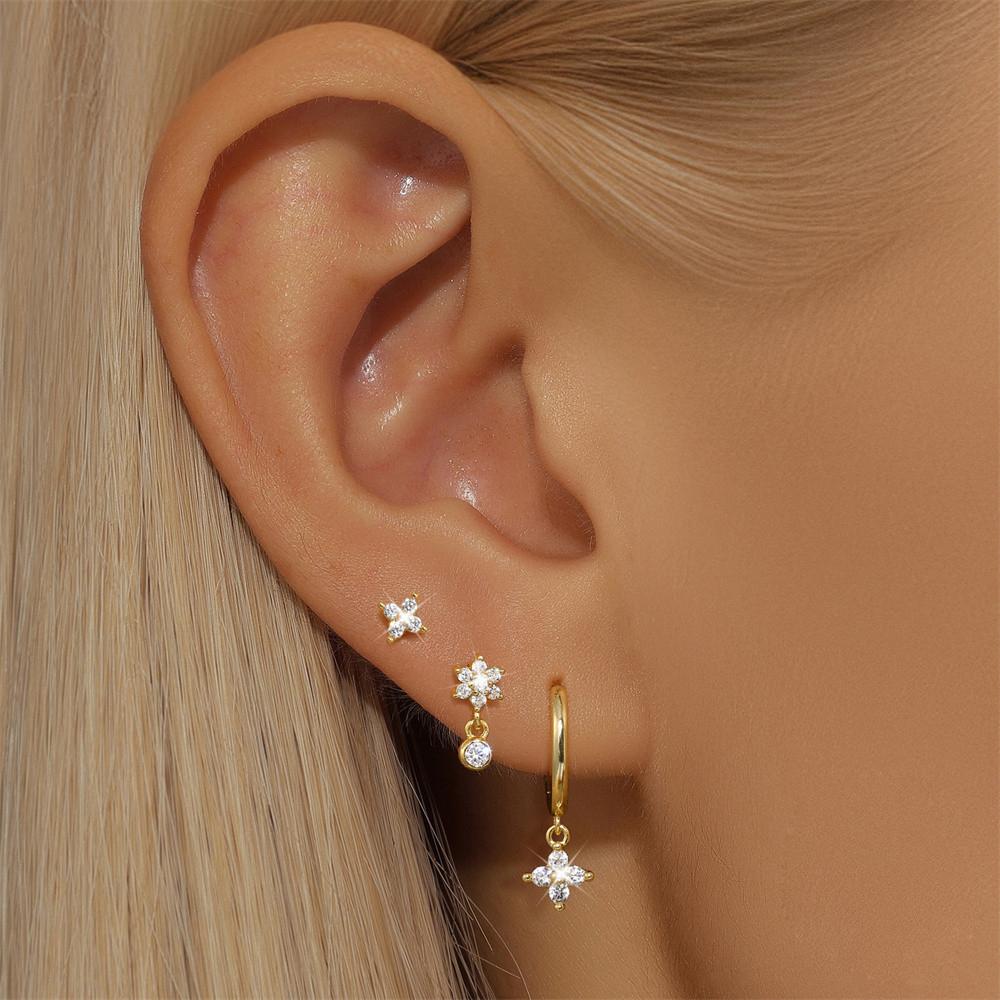 1pc Fashion exquisite Zircon gold color Snowflake Stud Earrings For Women Girls simple Fashion Piercing Helix Tragus Jewelry
