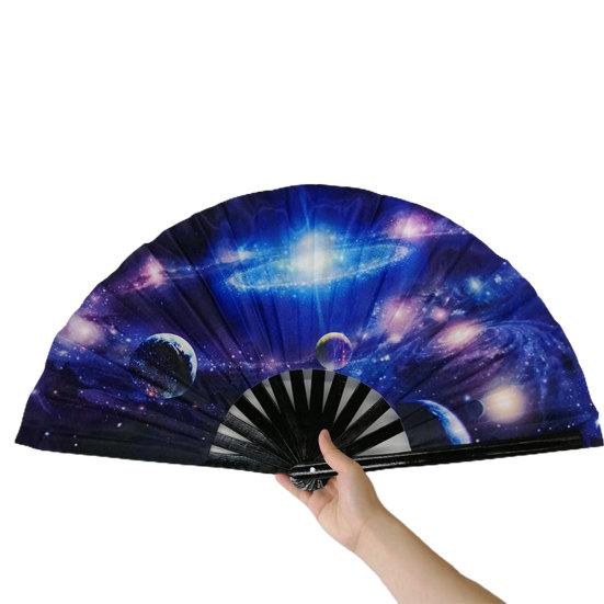 Skládací ventilátor Robustní vějířová kost s vynikajícím vzorem Jasná barva zářící ve tmě Festivalové představení pro párty