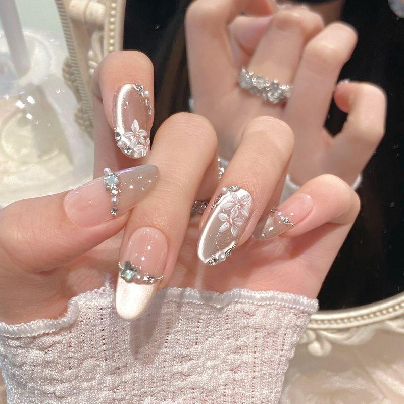 Handmade Wearable Nails with a High-End Feel, Cat-Eye Nail Art, Versatile and Luxurious, Travel-Friendly, Brightening Effect, Handmade Nail Art
