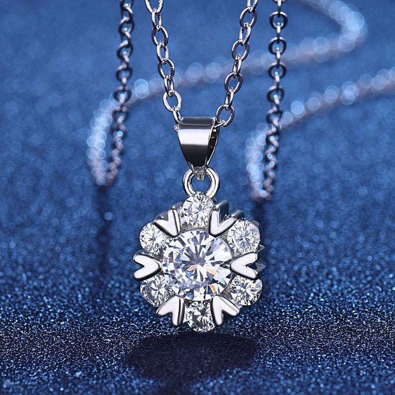 Pt950 White Gold Snowflake Pendant Clavicle Chain – Fashionable Gift for Her Birthday