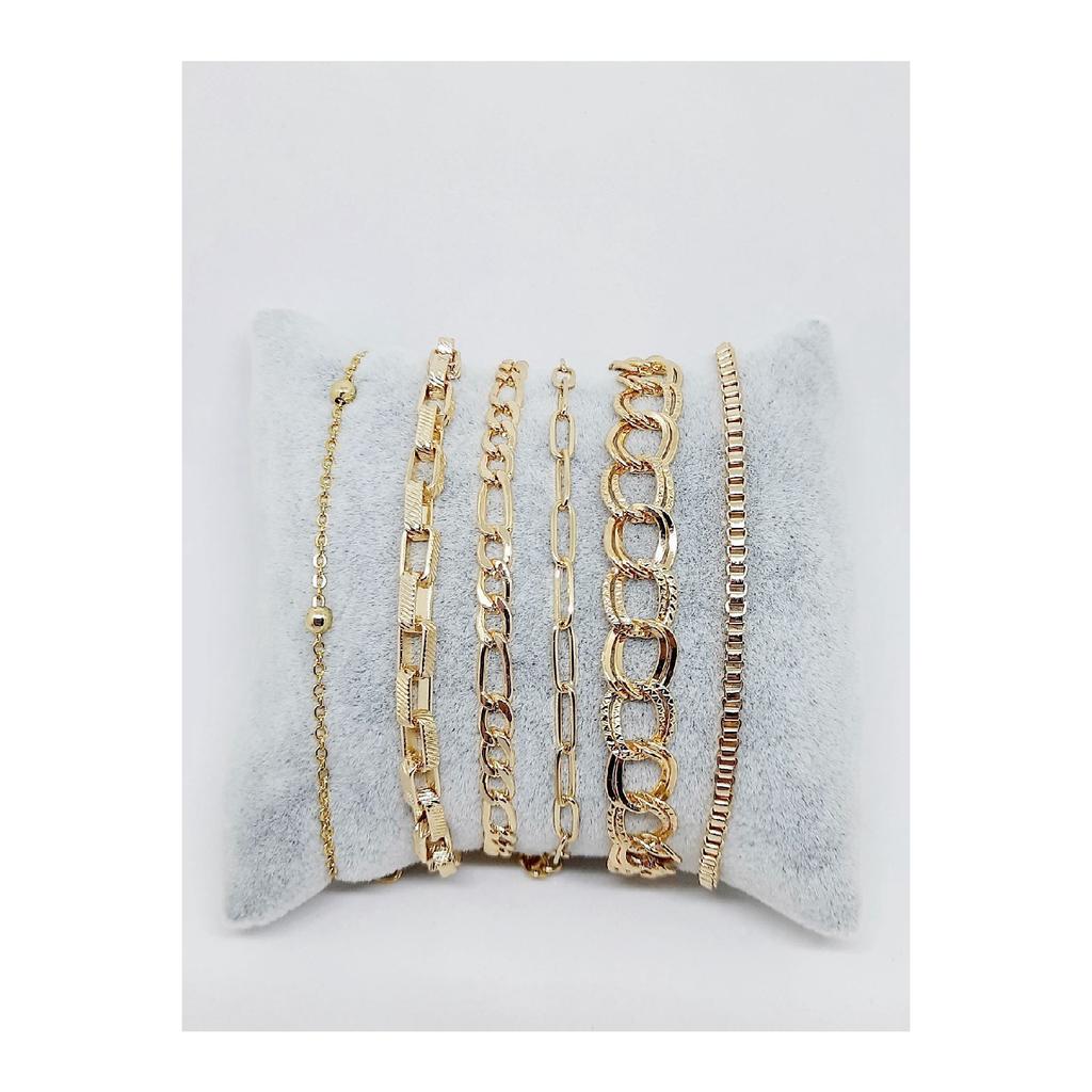 Set mit 10 silberfarbenen Kettenarmbändern