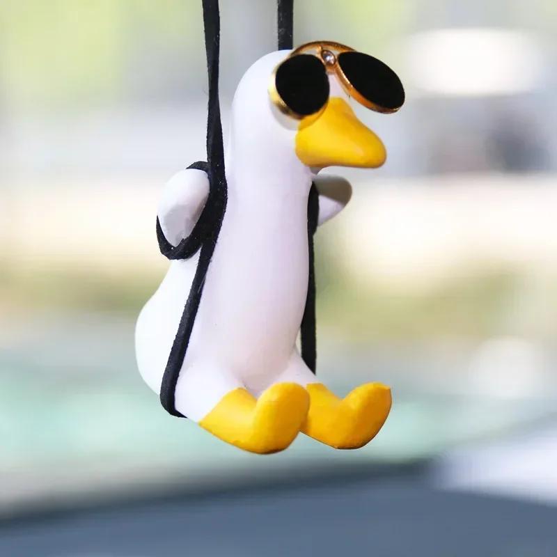 Søt Anime Bil Interiørdekorasjon Gips Swing Duck Auto Bakspeil Anheng For Kawai Bildekorasjon Tilbehør