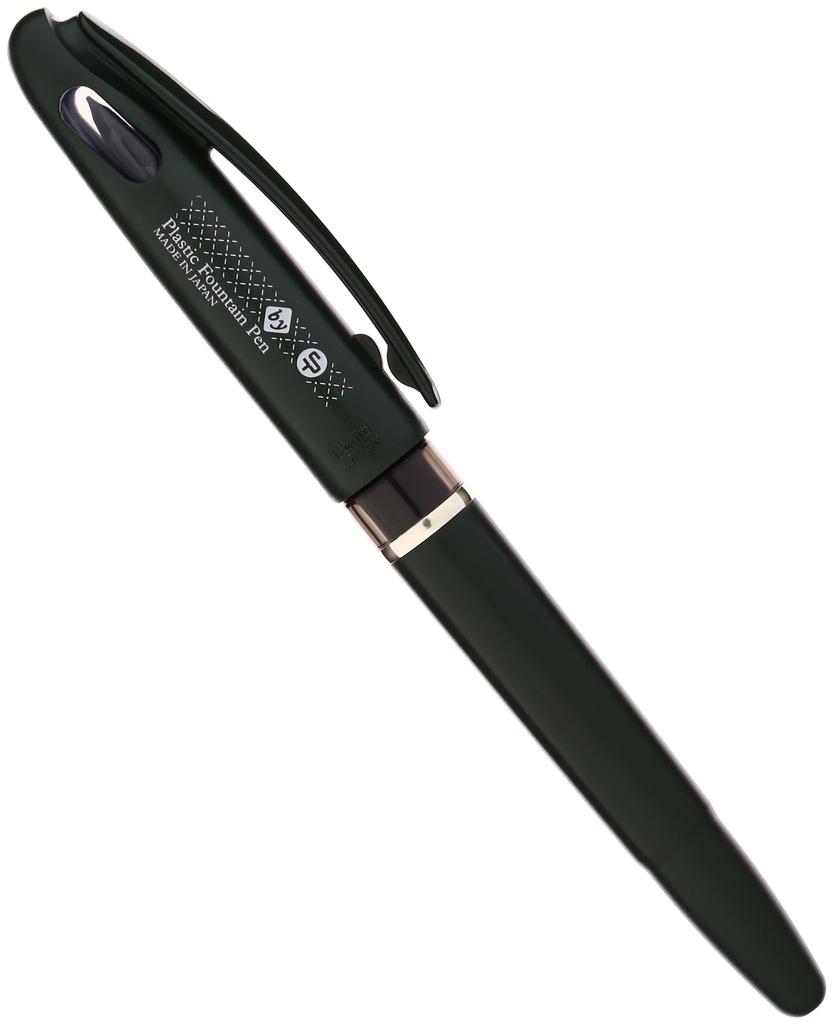 Craft Design Technology Tradio Plastic Fountain Pen 940PEPH3TR017BK (Black)