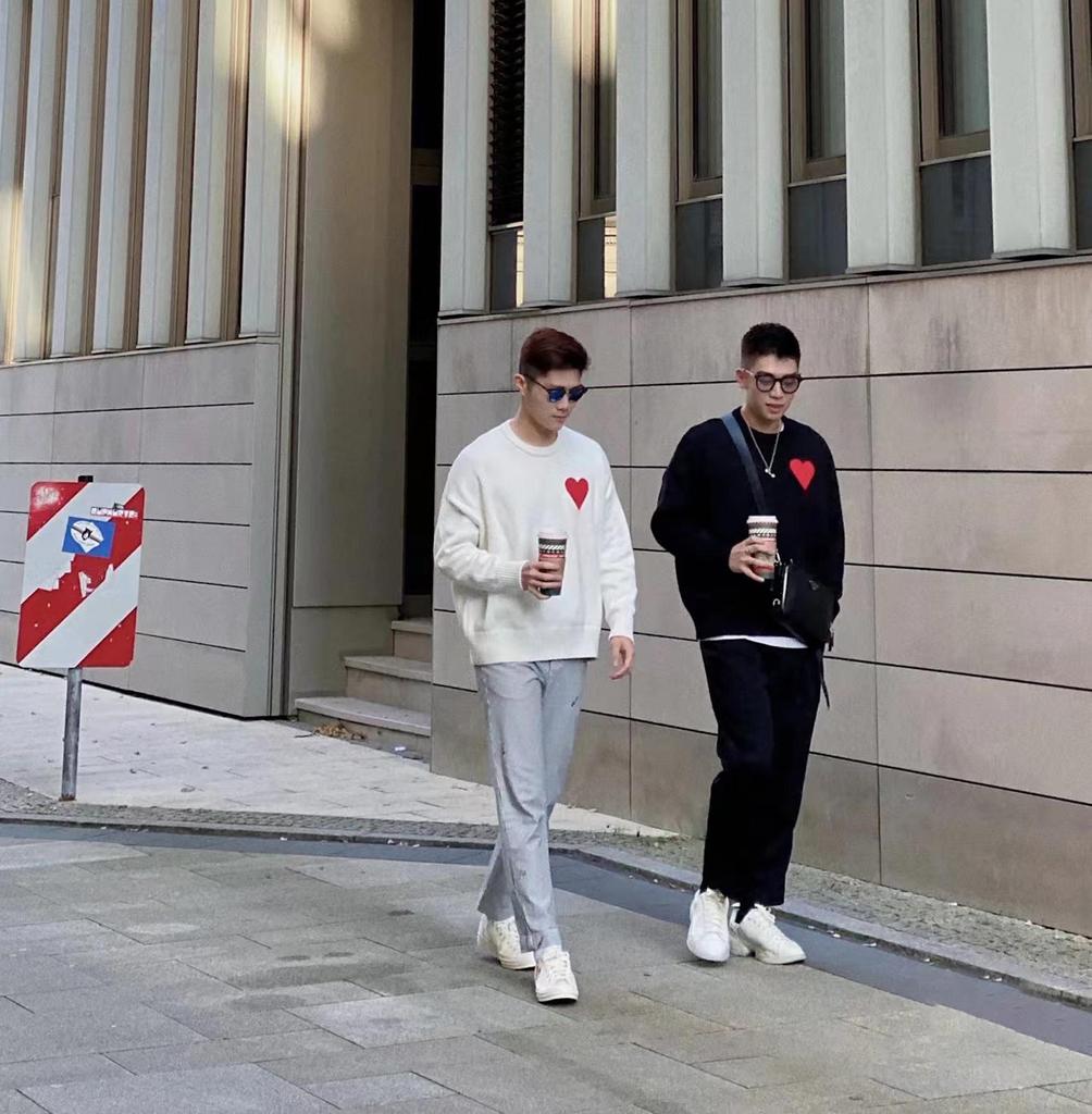 AMI 2024 Autumn/Winter Macaron Love Jacquard Unisex Thick Knit Sweater