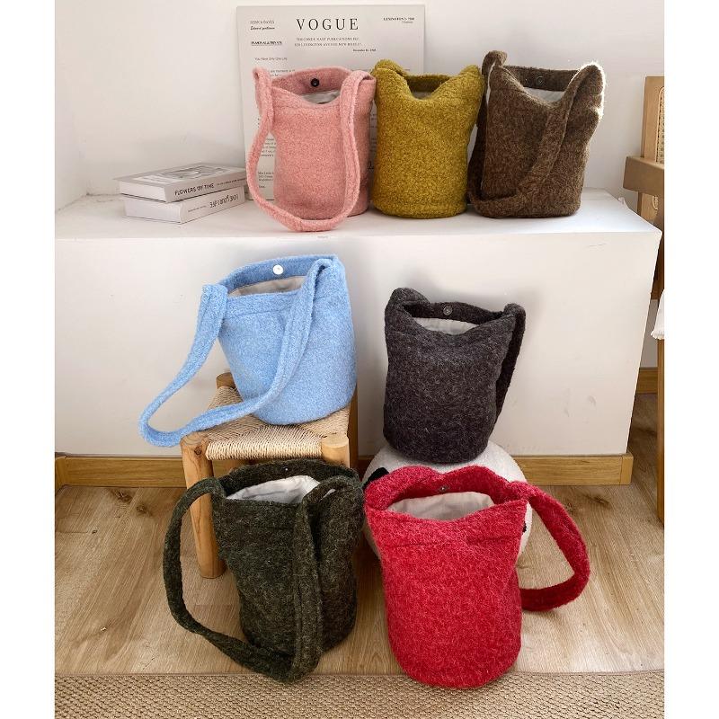 Autumn and Winter Soft Waxy Plush Bucket Bag Retro Versatile Messenger Bag Simplicity Large Capacity Shoulder Bag Women