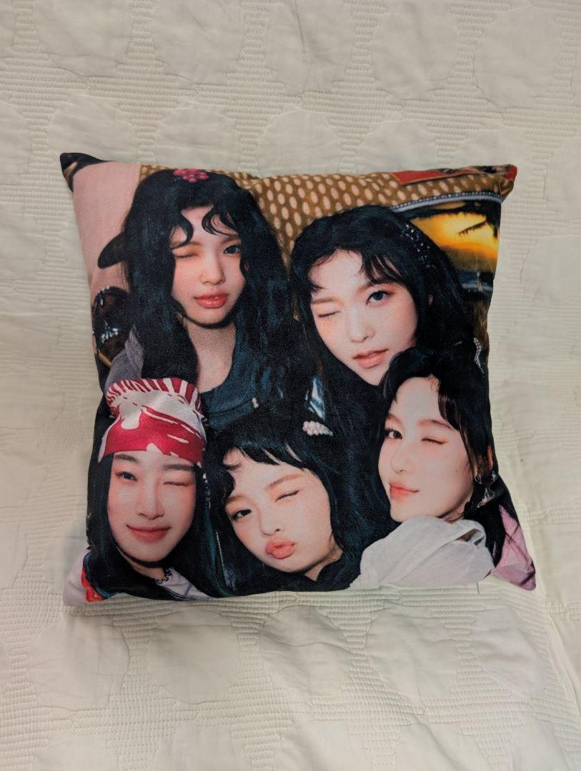 

[USED] NEWJEANS Cushion KPOP