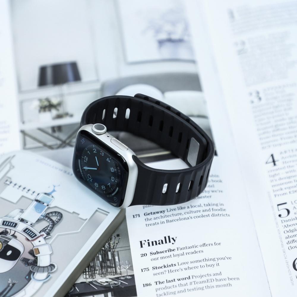 Magnetic Strap For Apple Watch Ultra 1 2 3 49mm 44mm 45mm 46mm 42mm 41 Sport Silicone Bracelet Belt IWatch Series 11 10 8 7 6 Se 3 Band