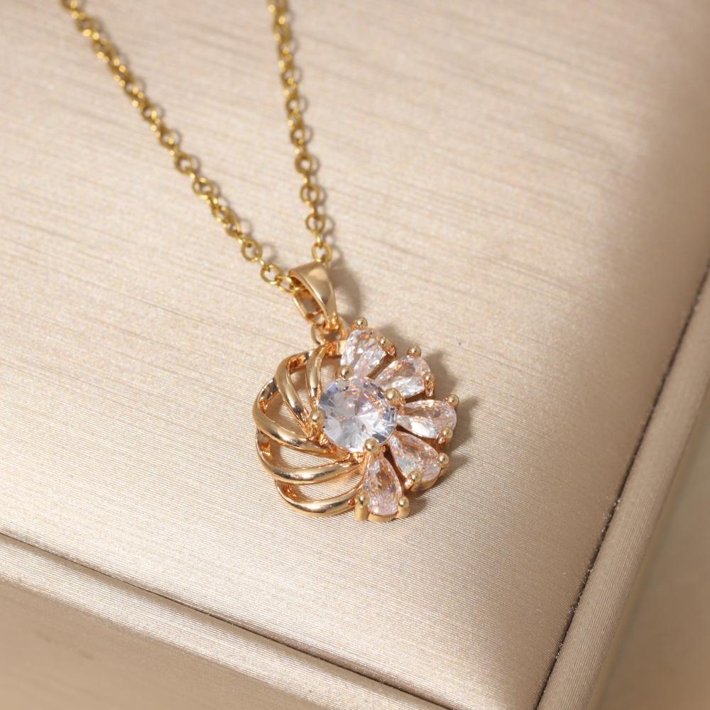 Flower Shape Pendant Necklace for Women Golden Stainless Steel Clavicle Chain Wedding Party Daily Wear Jewelry Accessories