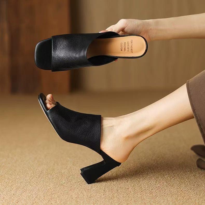 Retro one-word with short-heeled cool slippers 2025 spring new open-toed outer wear single shoes and high-heeled slippers women