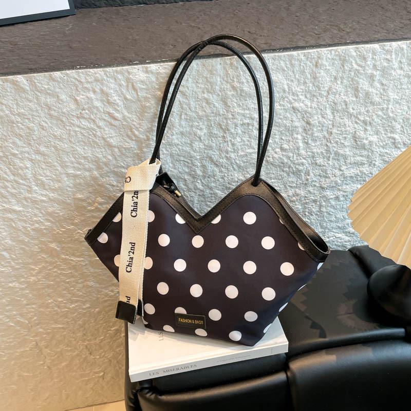 

Fashion large-capacity versatile tote bag, autumn new simple trend texture shoulder handbag