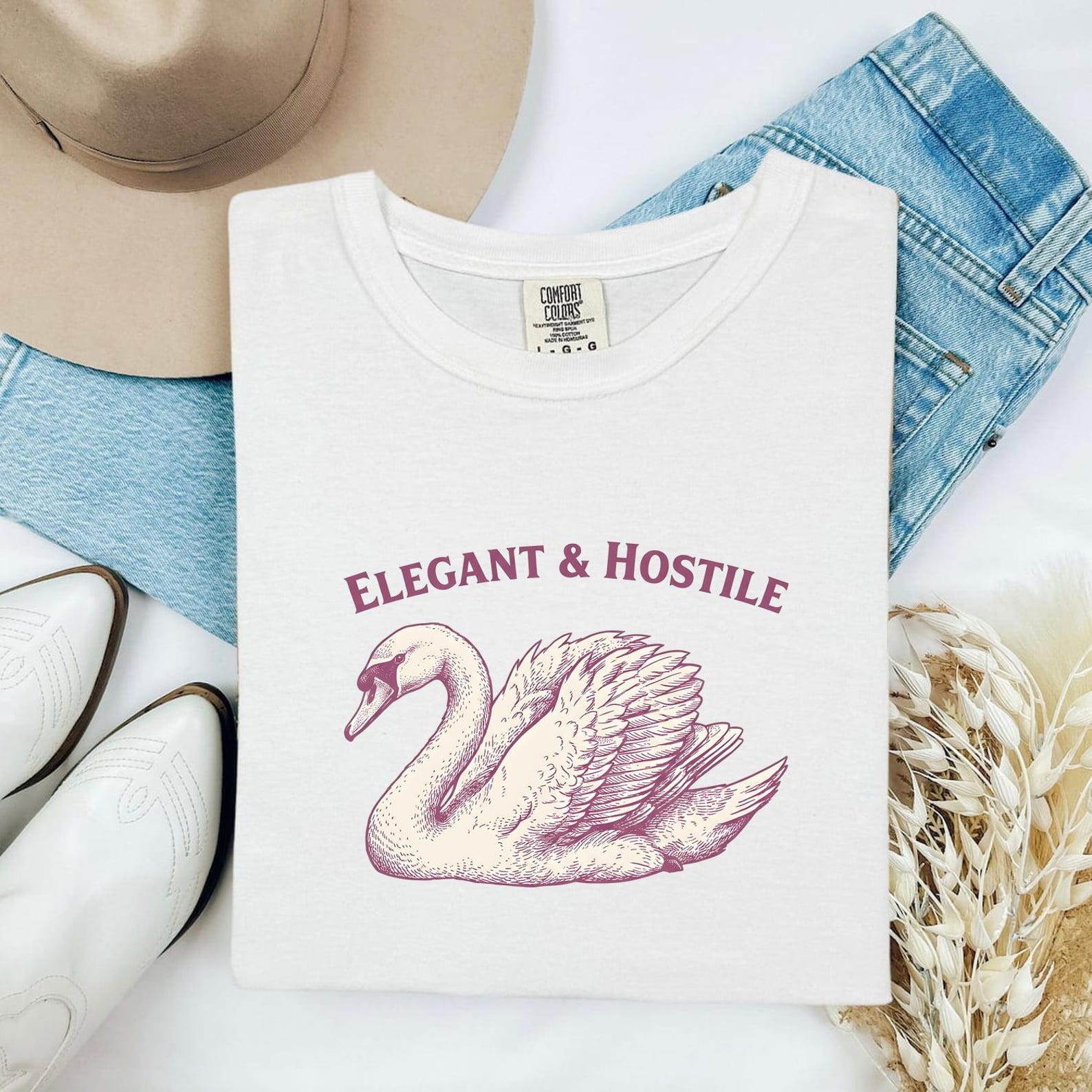 Swan Graphic Shirt Funny Animal Gift Women Hand Drawn Tee Swan T-Shirt Humor Fan Illustrated Tshirt Creature Graphic Vintage Sunglasses M