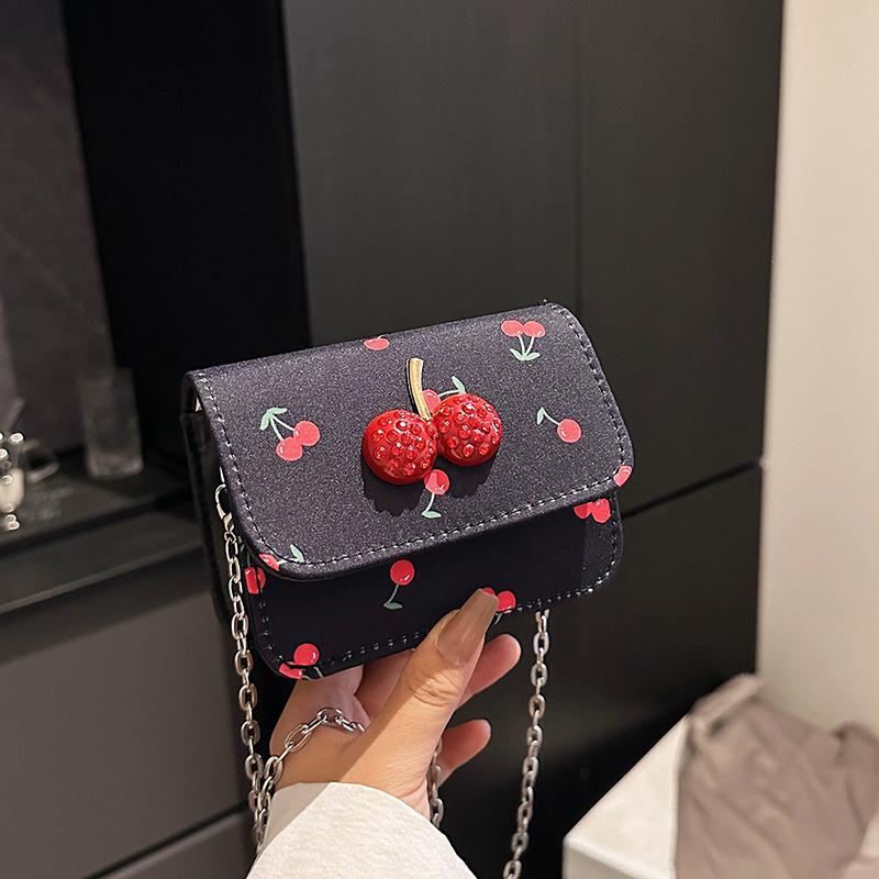 Cute and Beautiful Cherry Trend Chain Fashion Shoulder Bag Versatile Sweet Exquisite Temperament New Messenger Bag