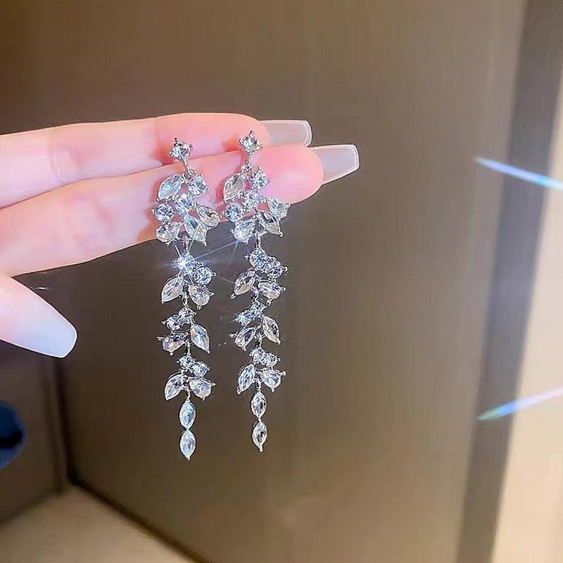 

Exquisite Leaves Long Tassel Dangle Earrings For Women Full Rhinestone AAA Zircon Leaf Temperament Earring Party Wedding Jewelry