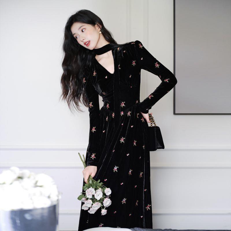 French Retro Black Velvet Dress: Exquisite Long Skirt, Autumn-Winter Socialite Style L 100-114 lbs