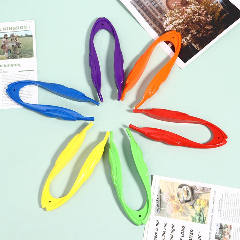 Montessori Teaching Aid for Fine Motor Skills Child-Friendly Colored Plastic Tweezers for Grasping and Observing Experiments