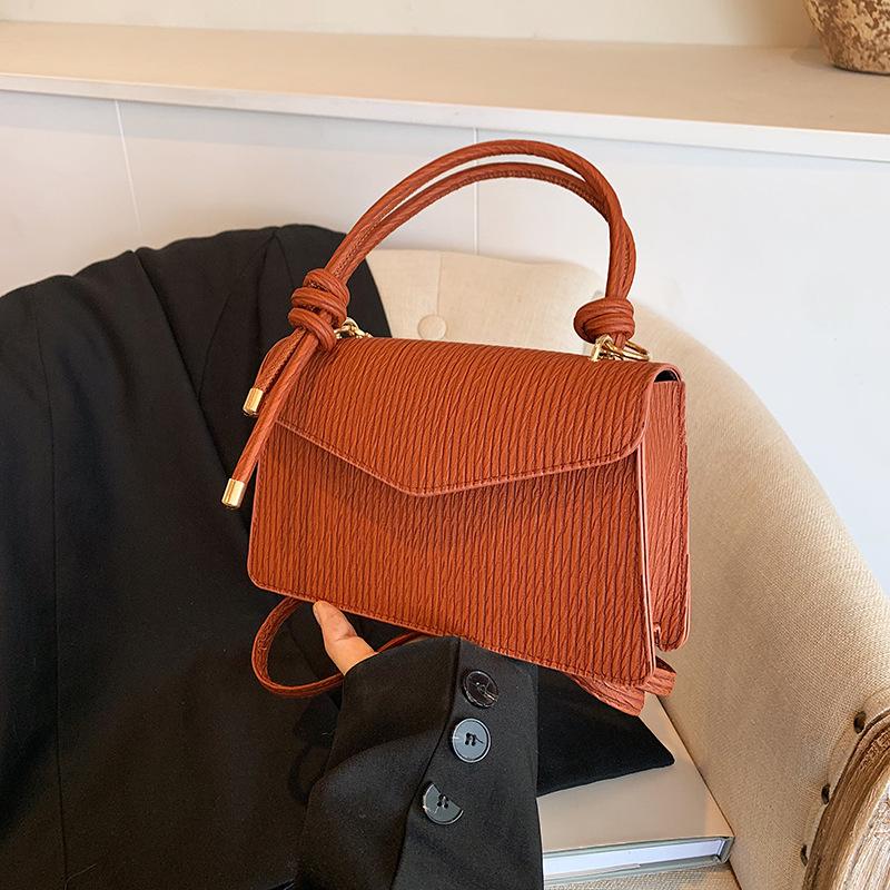 

Handbag 2024 autumn new casual temperament simple and beautiful trend foreign style one shoulder crossbody small square bag women s bag коричневий