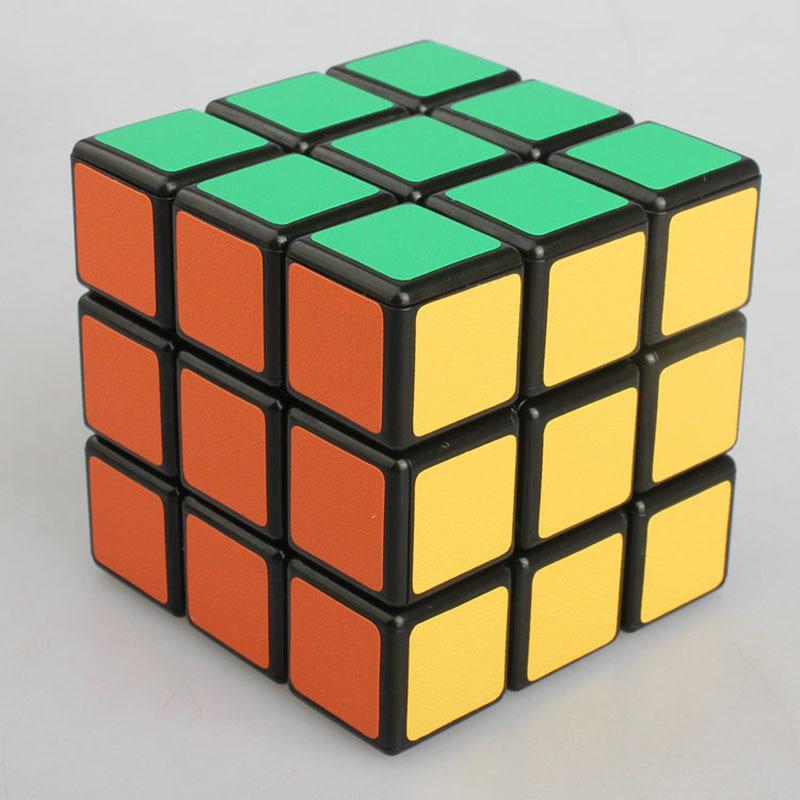 Cubo Mágico Profissional 3x3x3 Original - Magic Cube : :  Brinquedos e Jogos