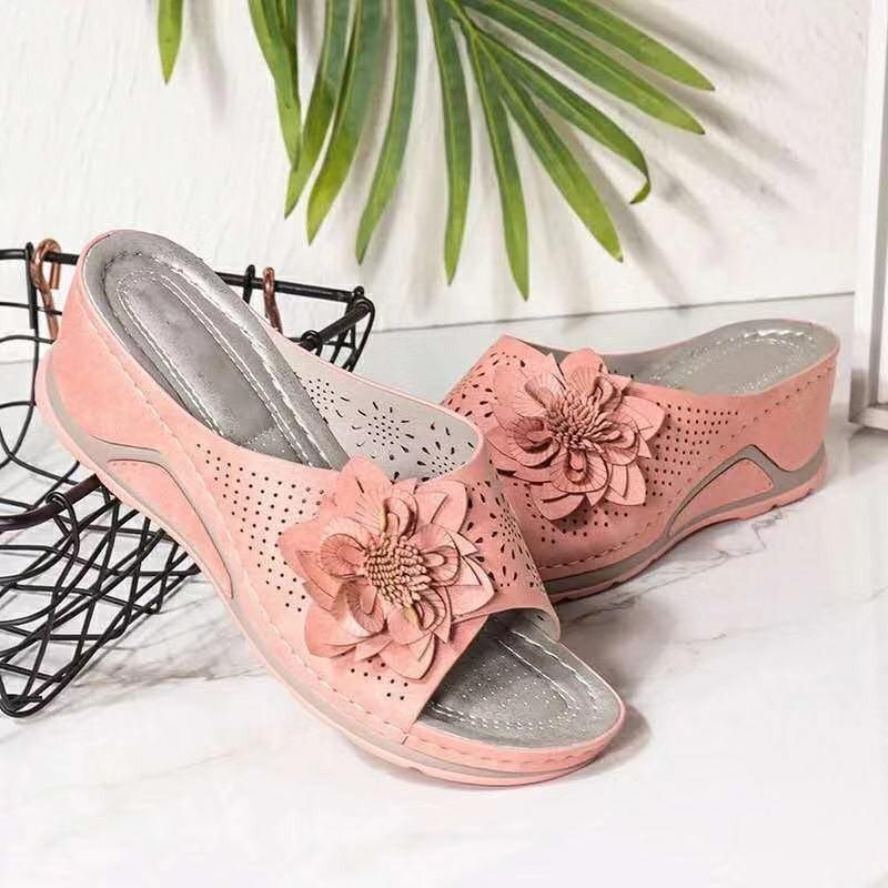 Fashion Women's Fashion Wedge Slippers Summer New Round Head Open Toe Vent Flower Soft Sole Anti-slip Wear-resistant Sandals